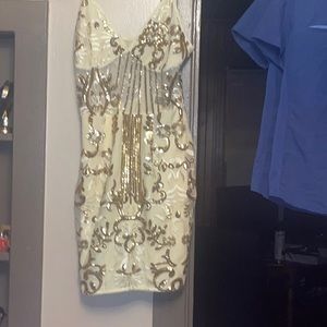 It’s Gold , white, very comfortable an fit’s amazing